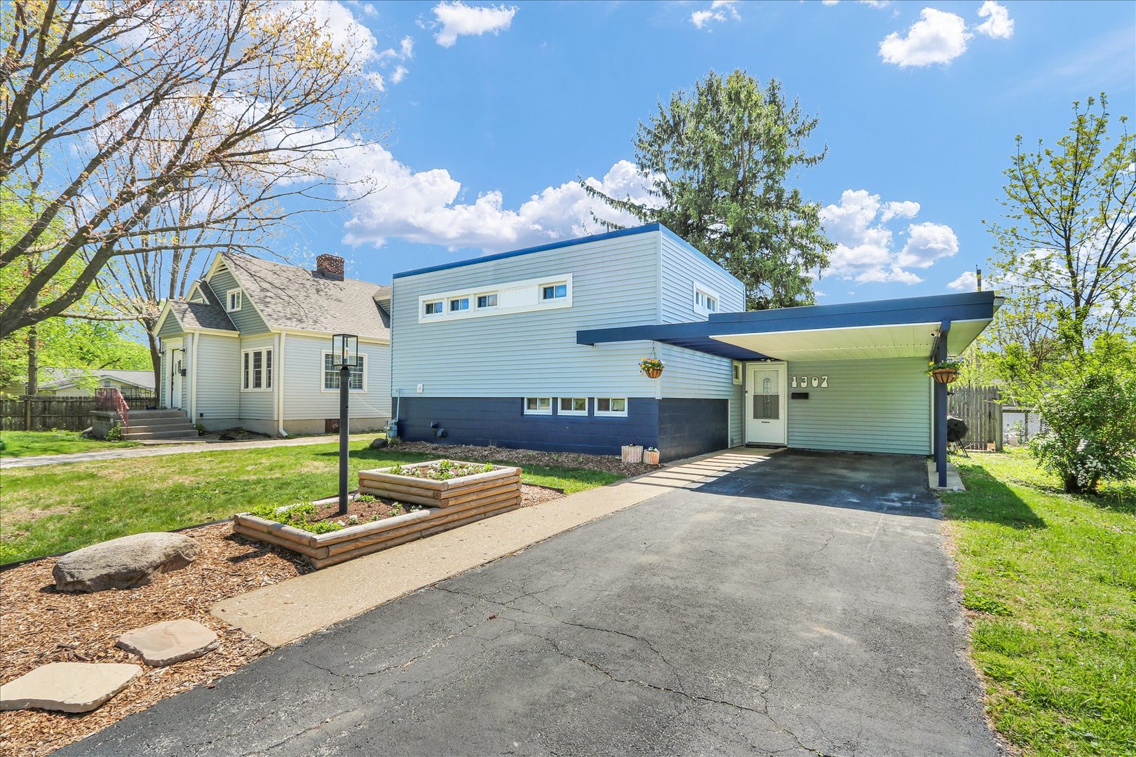 1307 West Clark Street Champaign, IL 61821 - Photo 3 of 32 Gallery Image 3