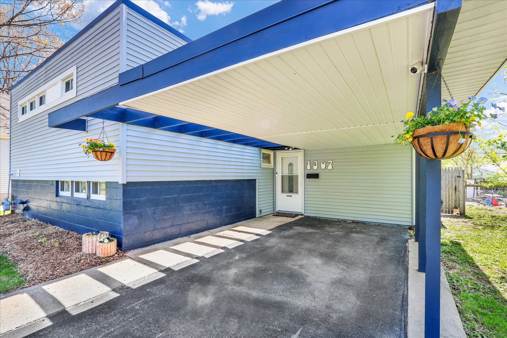 1307 West Clark Street Champaign, IL 61821 - Photo 4 of 32 Gallery Image 4
