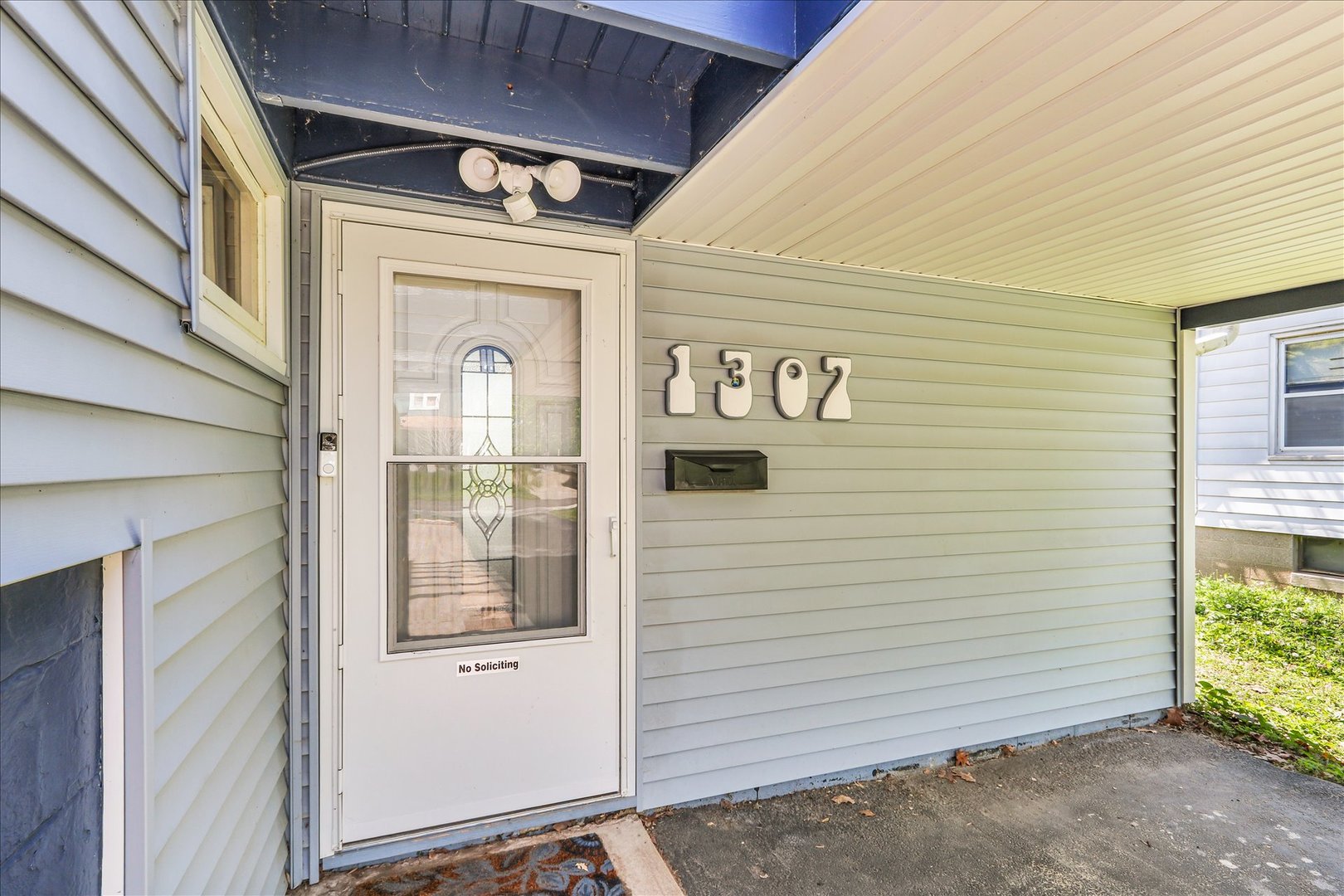 1307 West Clark Street Champaign, IL 61821 - Photo 5 of 32 Gallery Image 5