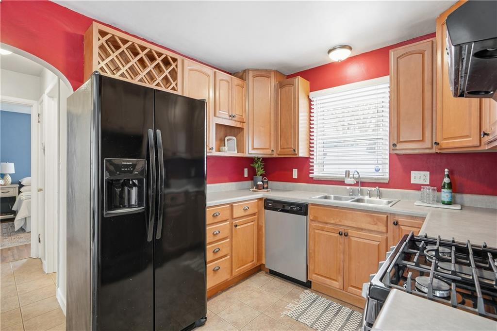 523 Thomas Street Pittsburgh, PA 15239 - Photo 17 of 49