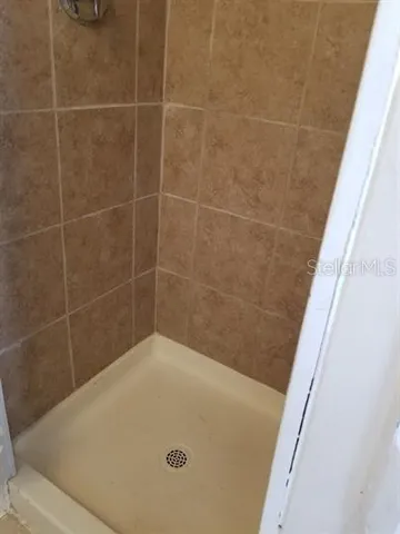 $890 | 317 East Tarpon Avenue, Unit 1, Tarpon Springs, FL 34689