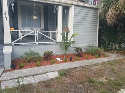$890 | 317 East Tarpon Avenue, Unit 1, Tarpon Springs, FL 34689