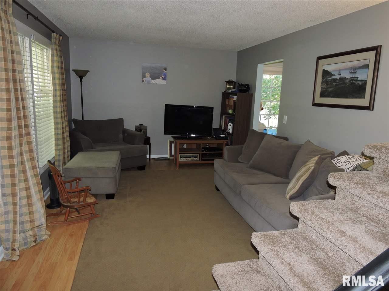 85 Richmond Road Macomb, IL 61455 - Photo 3 of 20 Gallery Image 3