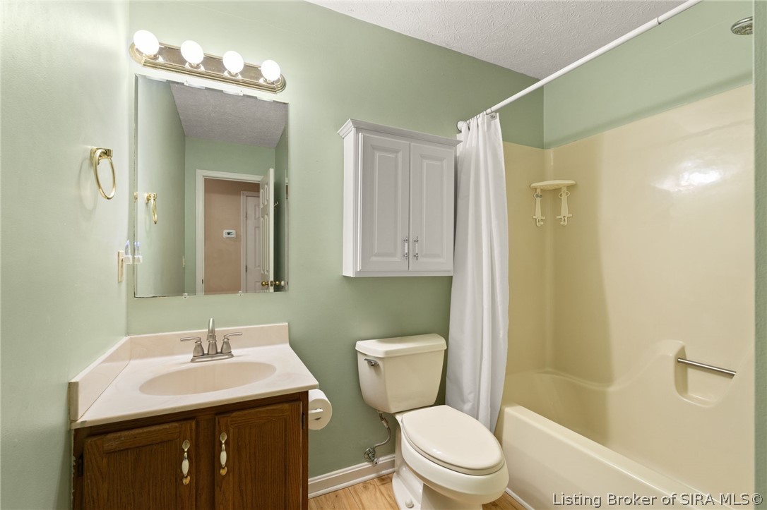 1950 Andrew Court Corydon, IN 47112 - Photo 9 of 47 Hall Bath