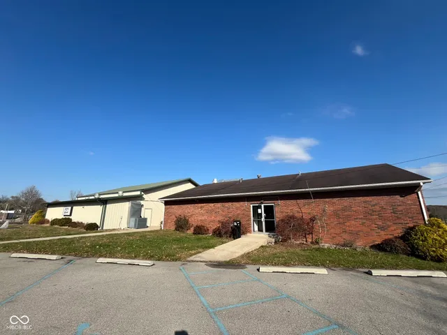 $575,000 | 412 South Madison Avenue, North Vernon, IN 47265