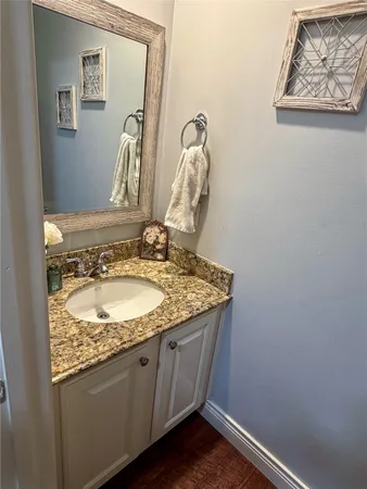 $560,000 | 19 East New Avery Place, The Woodlands, TX 77382