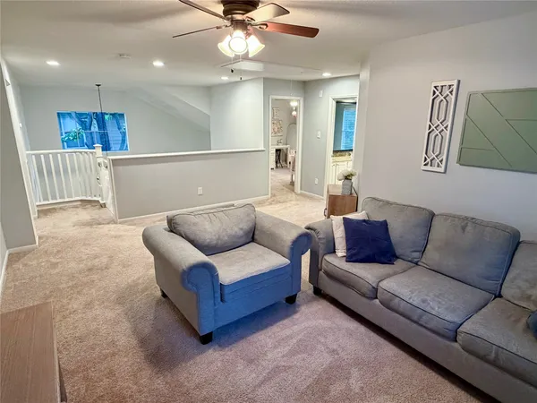 $560,000 | 19 East New Avery Place, The Woodlands, TX 77382