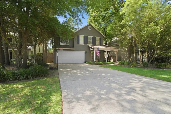 $560,000 | 19 East New Avery Place, The Woodlands, TX 77382