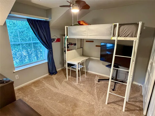 $560,000 | 19 East New Avery Place, The Woodlands, TX 77382