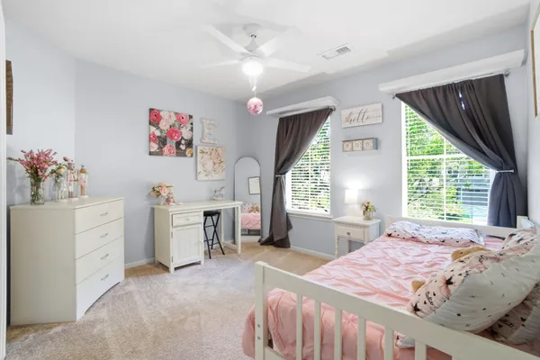 $560,000 | 19 East New Avery Place, The Woodlands, TX 77382