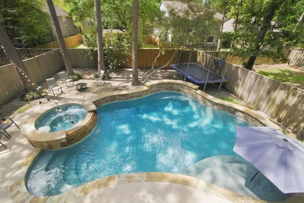 $560,000 | 19 East New Avery Place, The Woodlands, TX 77382