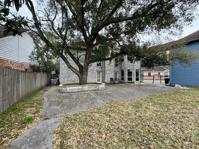 $2,300 | 9303 Bent Spur Lane, Houston, TX 77064