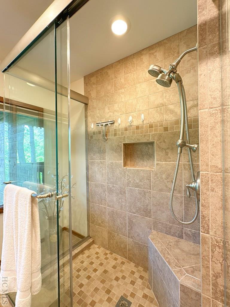 109 Emerald Ridge Road, Unit 41 Sapphire, NC 28774 - Photo 31 of 45 Gallery Image 31
