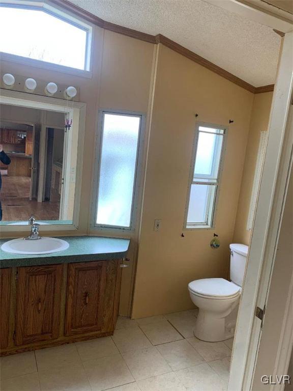 202 Molly Pitcher Road Mount Bethel, PA 18343 - Photo 9 of 13 Gallery Image 9