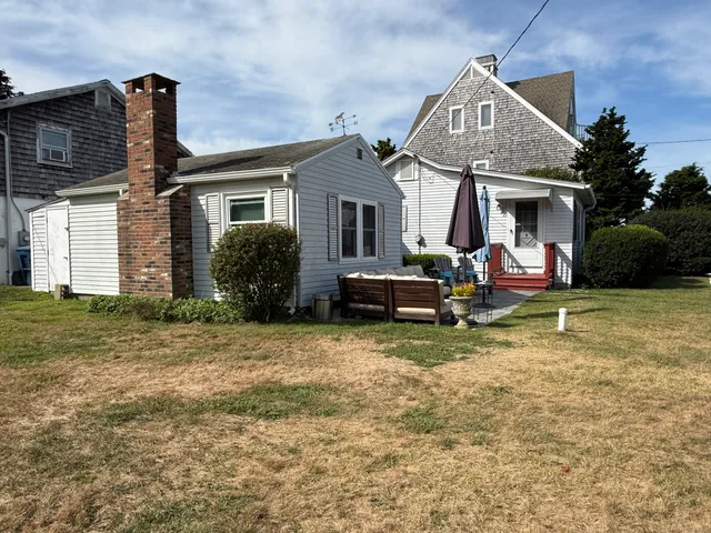 $1,700 | 2 Reed Avenue, Waterford, CT 06385