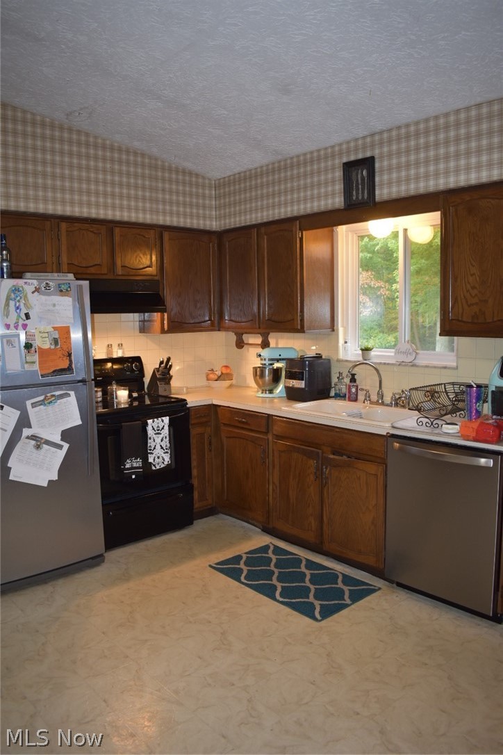 14935 Clinton Road Doylestown, OH 44230 - Photo 3 of 18