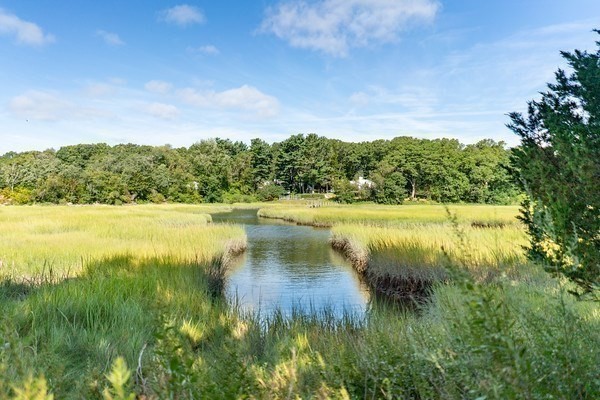 55 Macombers Way Marshfield, MA 02050 - Photo 6 of 38