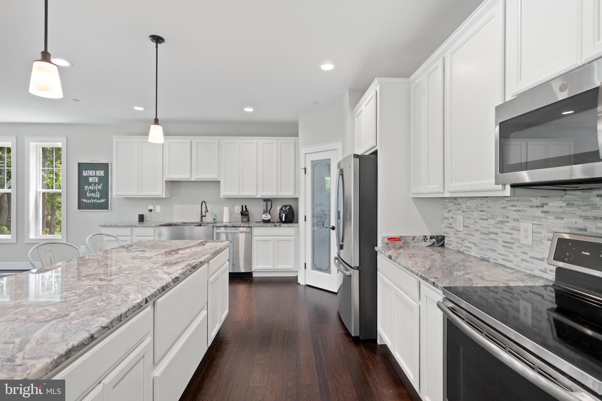 9412 Stonestreet Road La Plata, MD 20646 - Photo 15 of 53 Kitchen w/ SS appliances