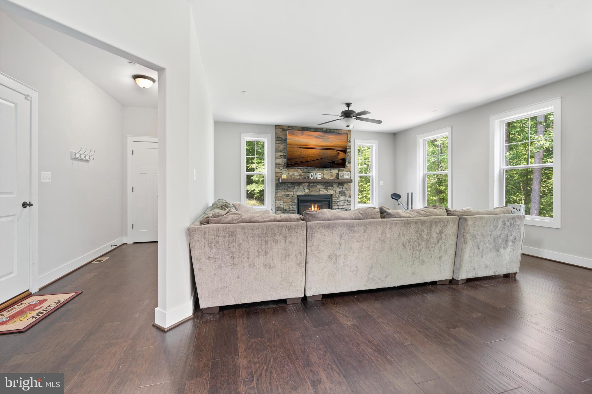 9412 Stonestreet Road La Plata, MD 20646 - Photo 7 of 53 Family room