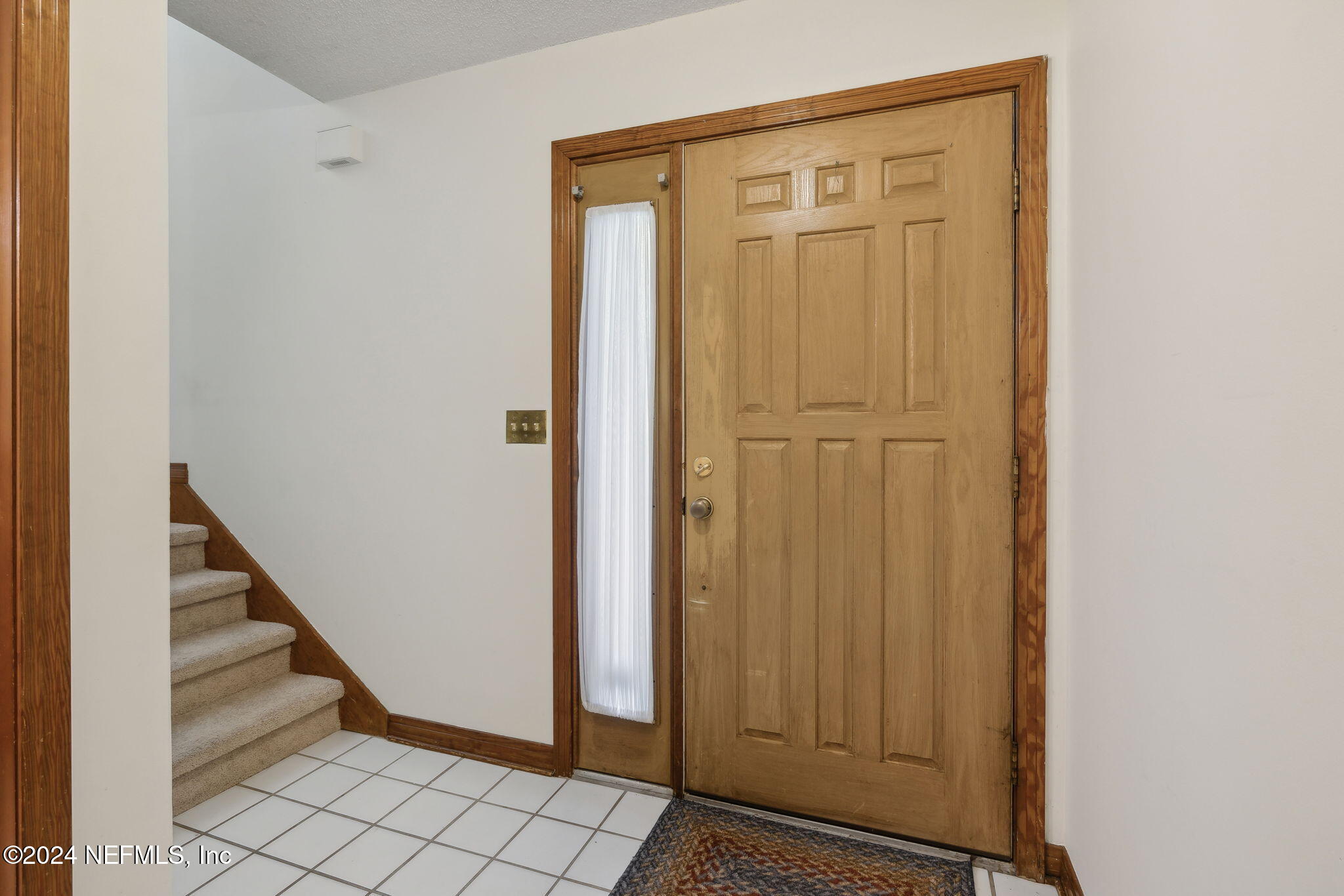 10800 Old St Augustine Road, Unit 204 Jacksonville, FL 32257 - Photo 4 of 31 Foyer