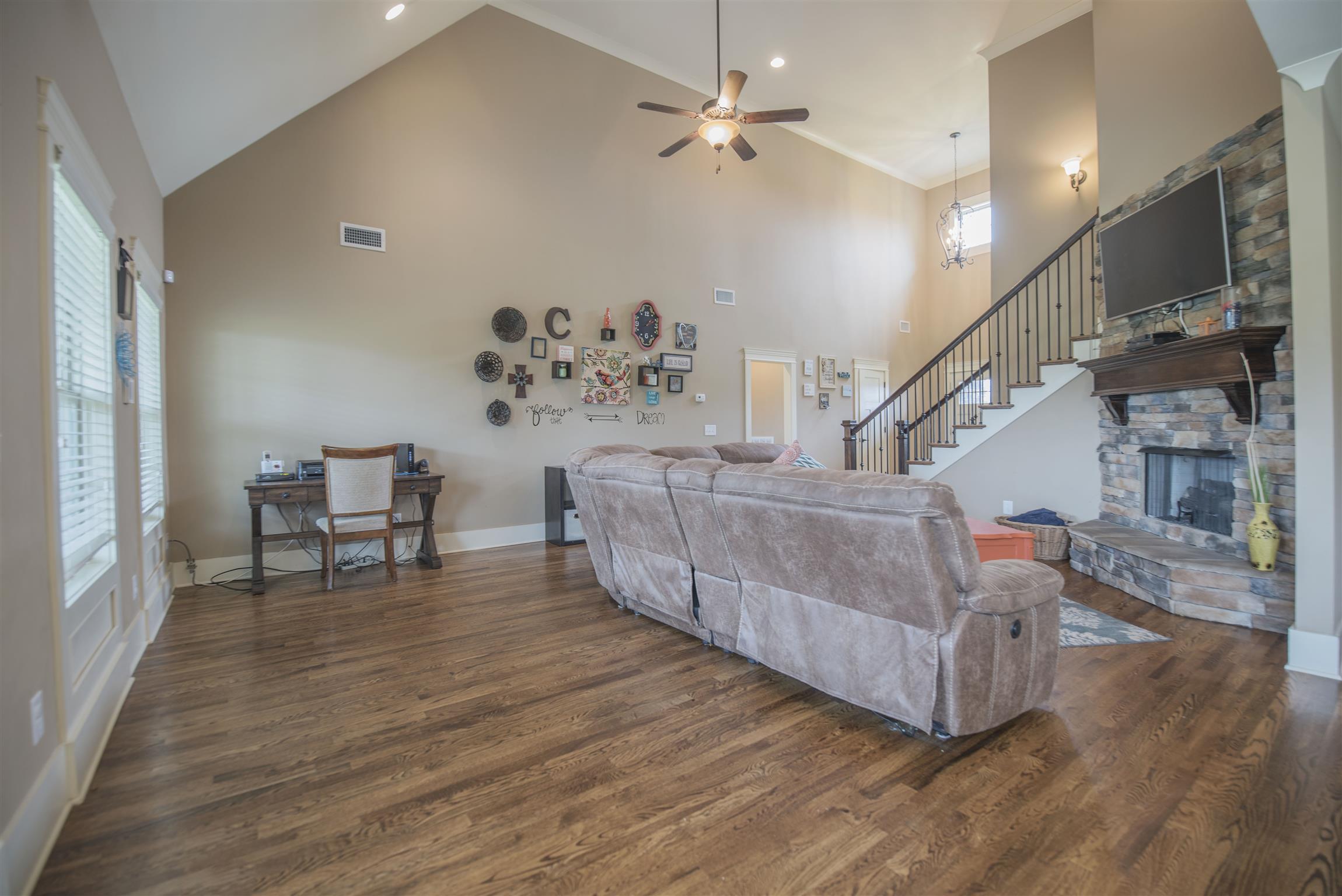 8160 Mona Road Murfreesboro, TN 37129 - Photo 8 of 29 Looking from the kitchen into the living room