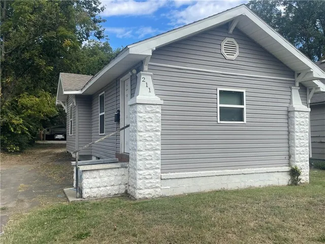 $105,000 | 211 East Adams Street, Pittsburg, KS 66762