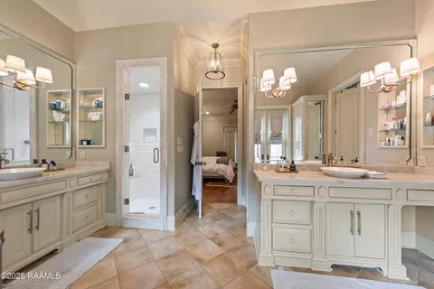 $975,000 | 100 Emily Circle, Lafayette, LA 70508