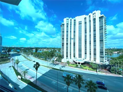 $390,000 | 5445 Collins Avenue, Unit 610, Miami Beach, FL 33140