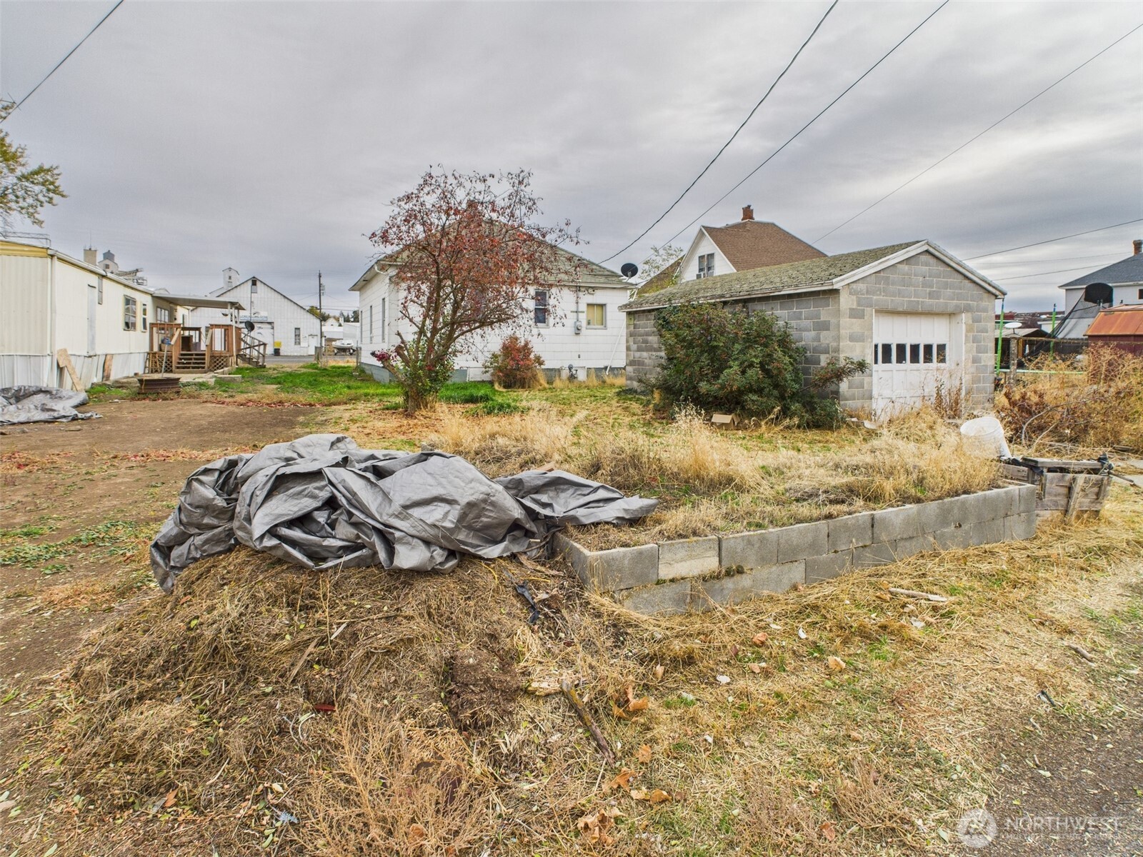 205 East Broadway Avenue Ritzville, WA 99169 - Photo 14 of 14 a view of a house with backyard