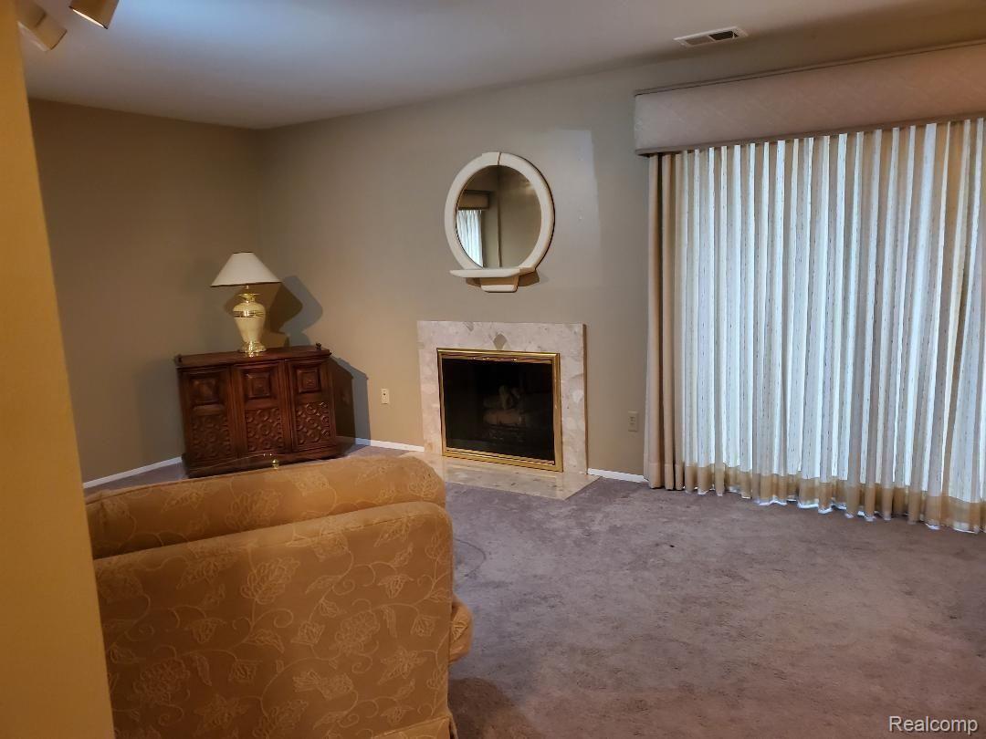 24447 Evergreen Road Southfield, MI 48075 - Photo 7 of 34 thumbnail (32).jpg