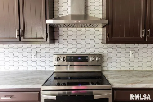 $169,000 | 614 East 8th Street, St. David, IL 61563