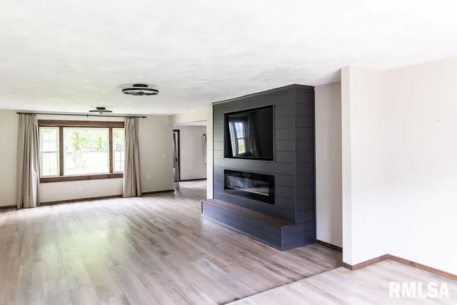 $169,000 | 614 East 8th Street, St. David, IL 61563