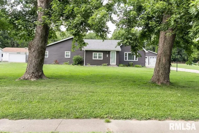 $169,000 | 614 East 8th Street, St. David, IL 61563