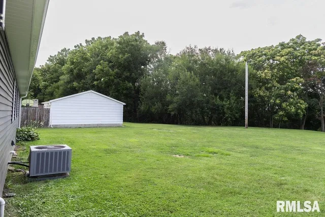 $169,000 | 614 East 8th Street, St. David, IL 61563