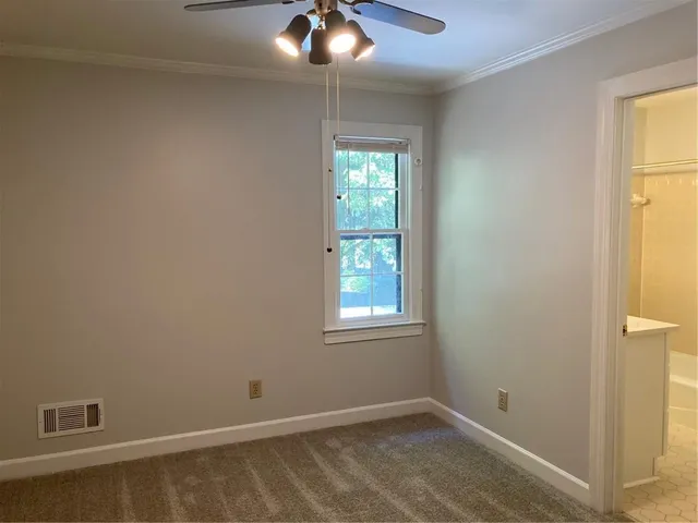 a close view of sink and tap