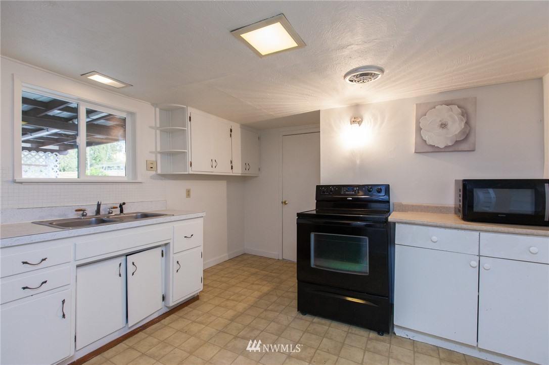 16517 108th Avenue Southeast Renton, WA 98055 - Photo 8 of 25 Gallery Image 8
