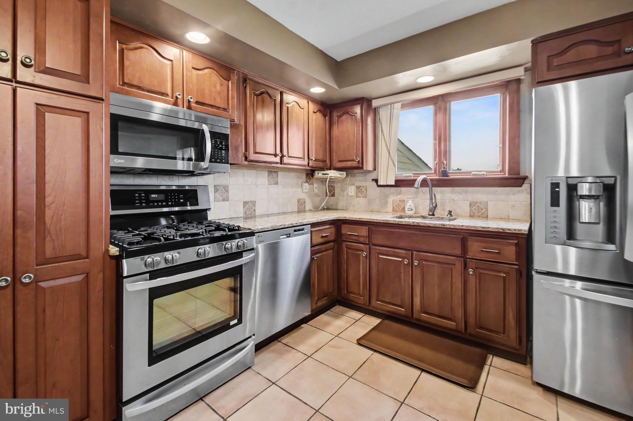 206 Waverly Road Southampton, PA 18966 - Photo 12 of 32 Gallery Image 12