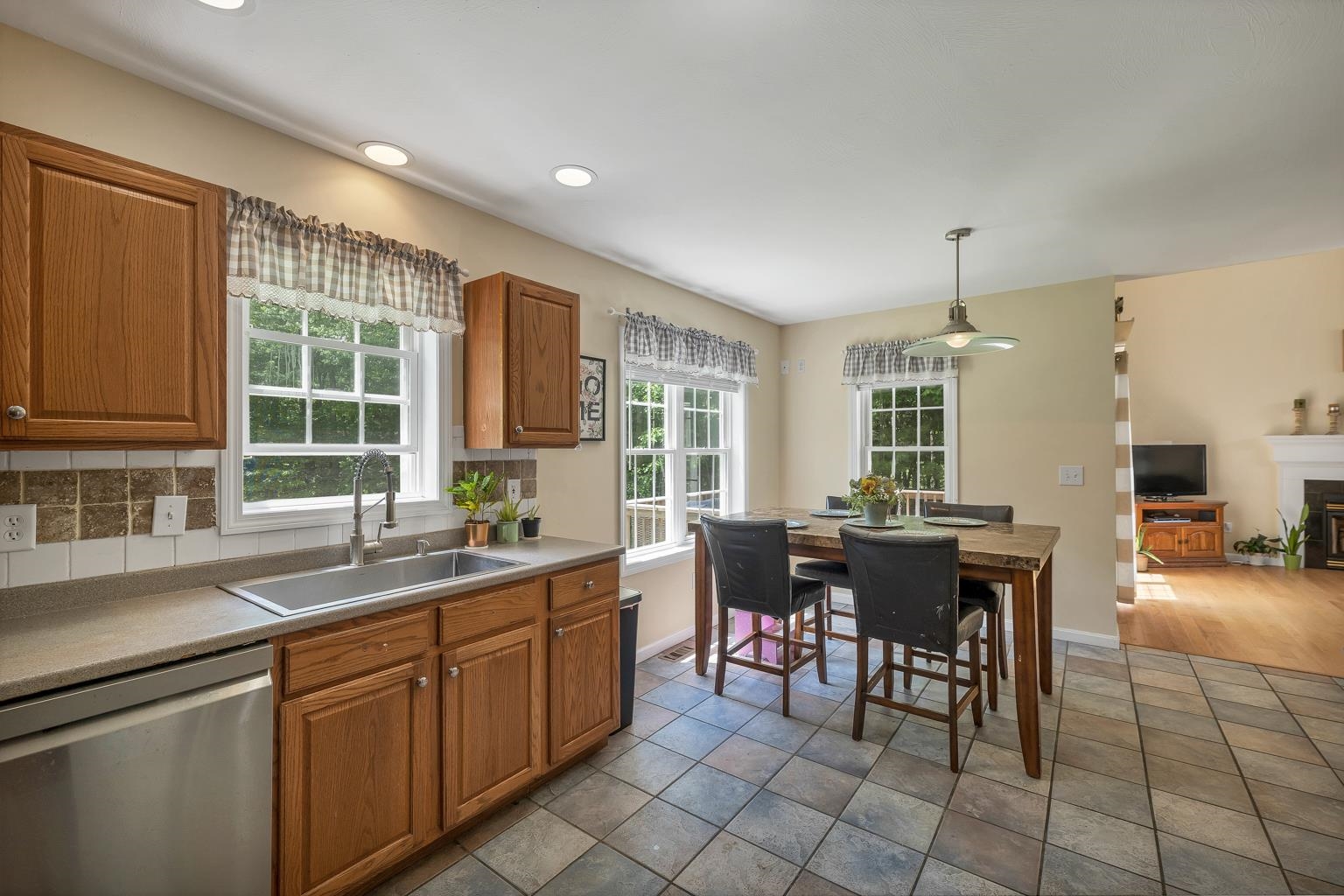 210 Kent Farm Road, Unit 2 Hampstead, NH 03841 - Photo 8 of 50