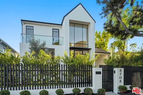 $4,650,000 | 8708 Dorrington Avenue, West Hollywood, CA 90048