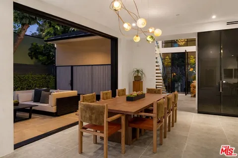 $4,650,000 | 8708 Dorrington Avenue, West Hollywood, CA 90048