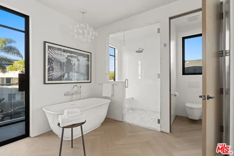 $4,650,000 | 8708 Dorrington Avenue, West Hollywood, CA 90048