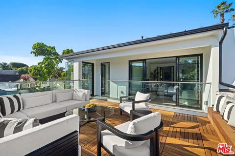 $4,650,000 | 8708 Dorrington Avenue, West Hollywood, CA 90048