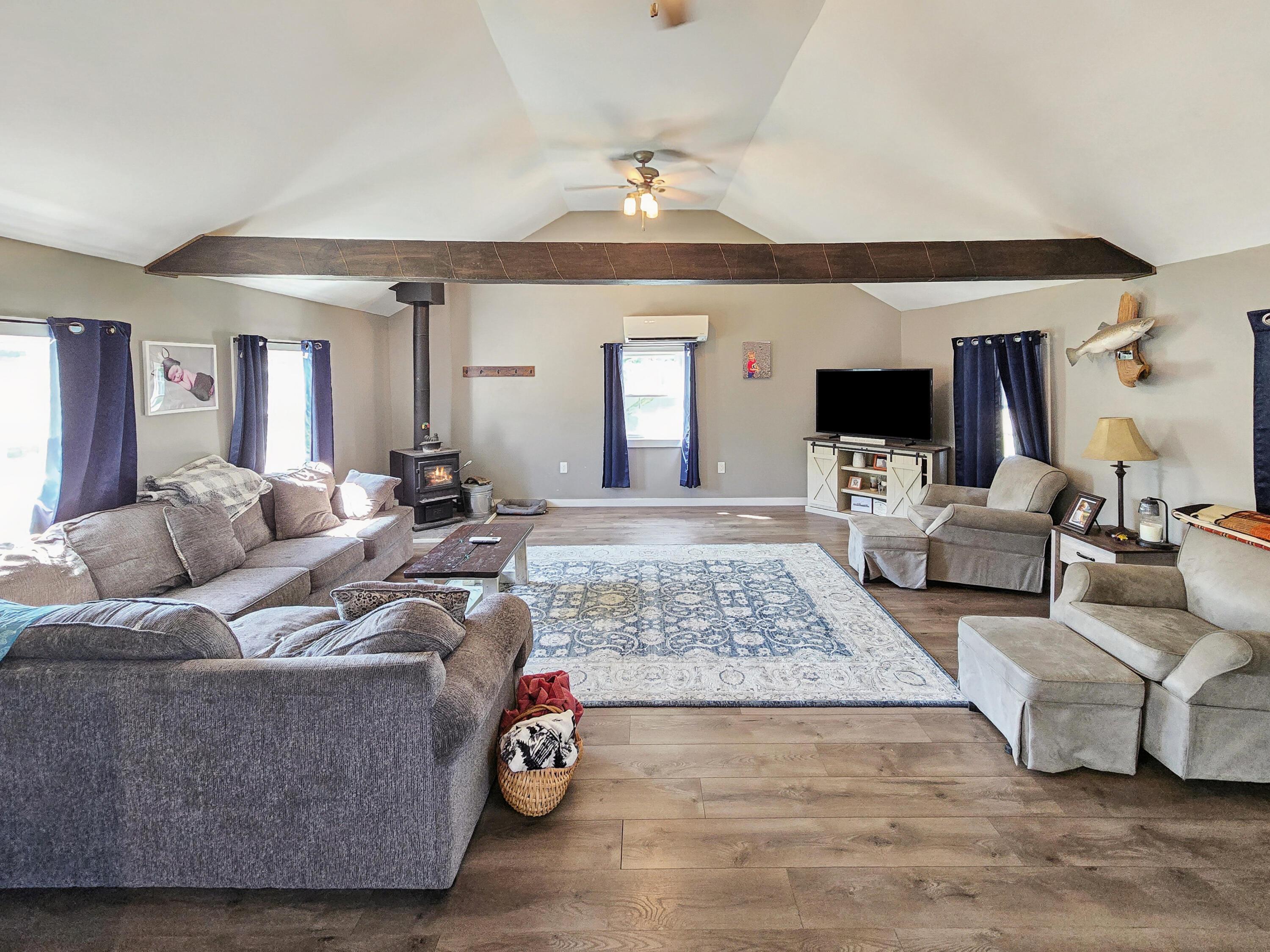 41 Whitten Road Burnham, ME 04922 - Photo 6 of 36 Living Room
