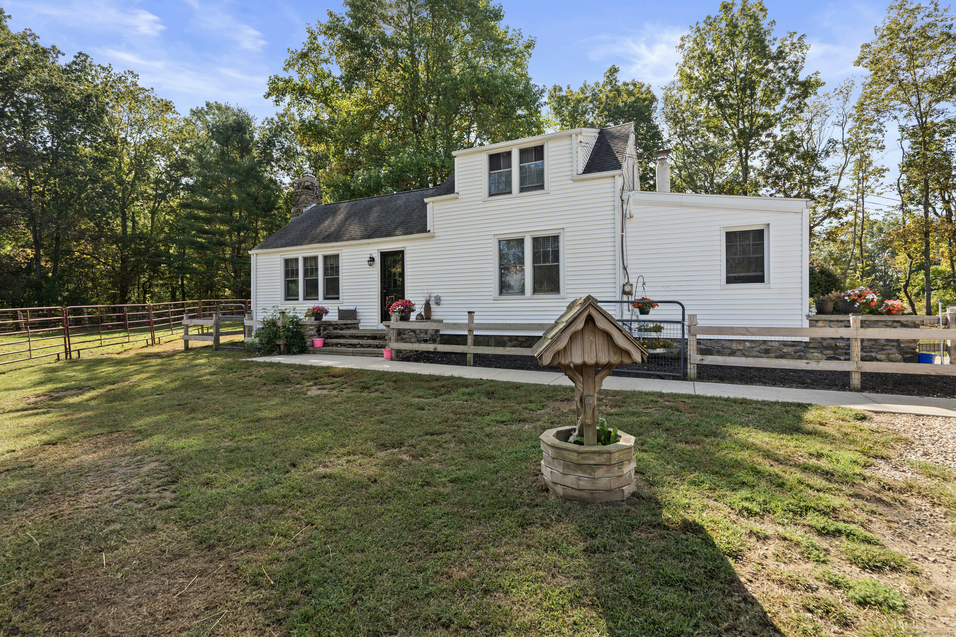 298 Kenyon Road Morris, CT 06763 - Photo 21 of 36