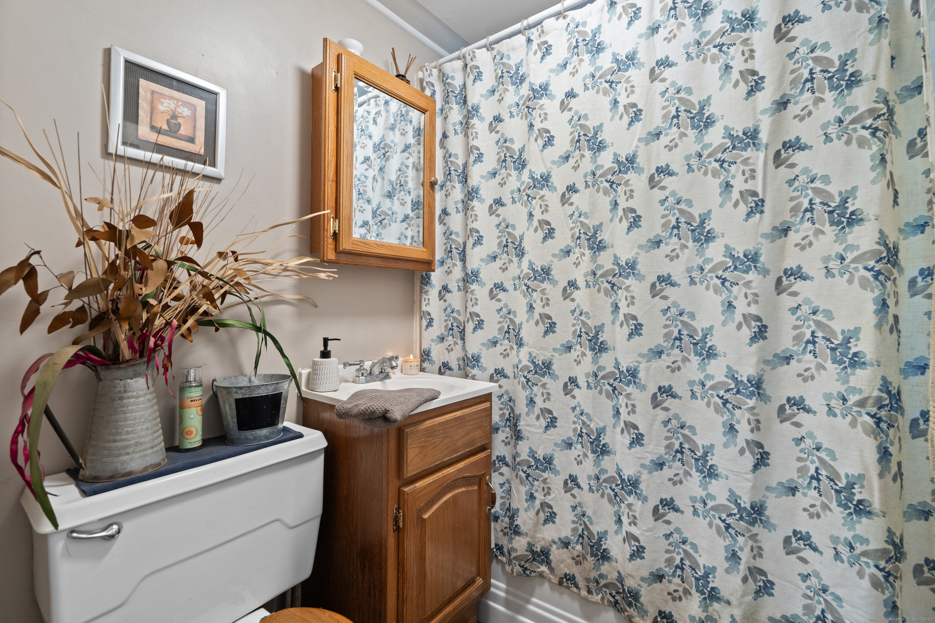 298 Kenyon Road Morris, CT 06763 - Photo 5 of 36