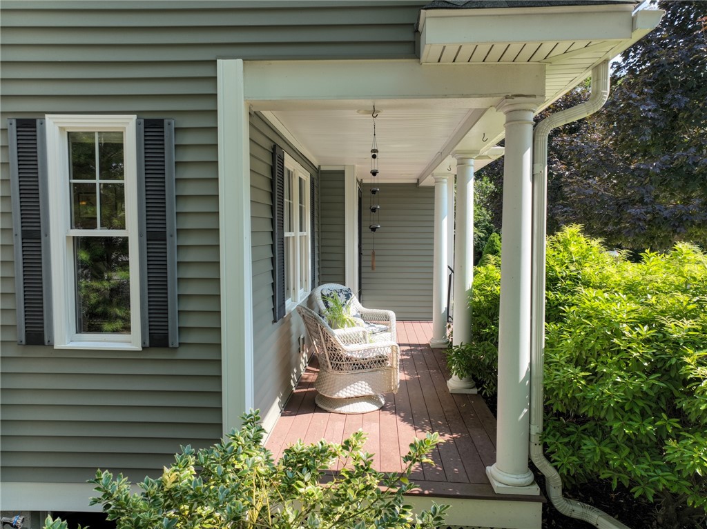 14 Crestview Drive Westerly, RI 02891 - Photo 3 of 37 Gorgeous front porch
