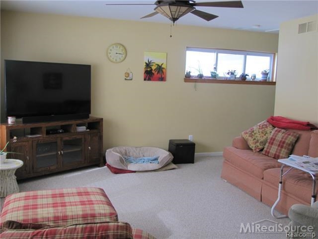 2933 Harvey Street Rochester Hills, MI 48309 - Photo 5 of 28