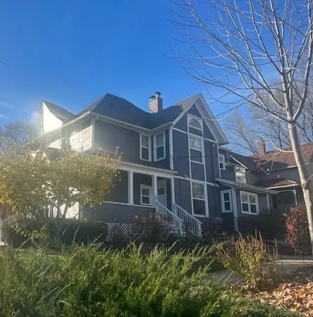 $2,200 | 103 South 4th Street, Unit 1, St. Charles, IL 60174
