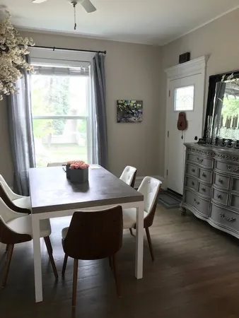 $2,200 | 103 South 4th Street, Unit 1, St. Charles, IL 60174
