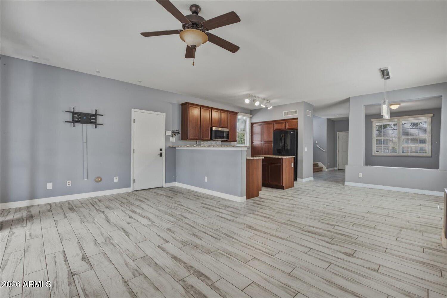 2246 East Fraktur Road Phoenix, AZ 85040 - Photo 10 of 28 12-A7403709
